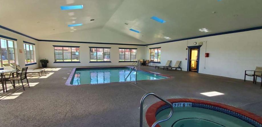 Best Western Executive Inn & Suites Madisonville Esterno foto