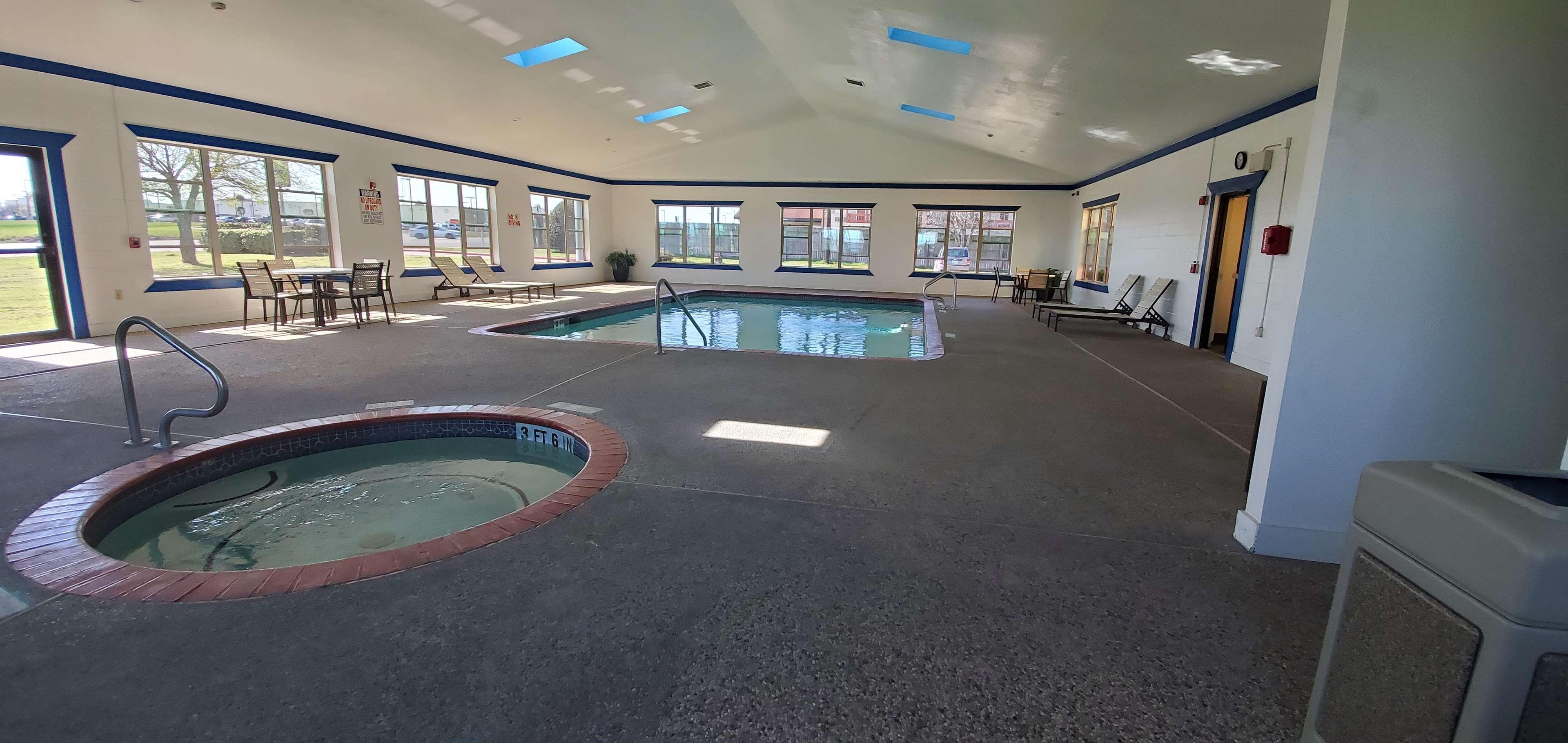Best Western Executive Inn & Suites Madisonville Esterno foto