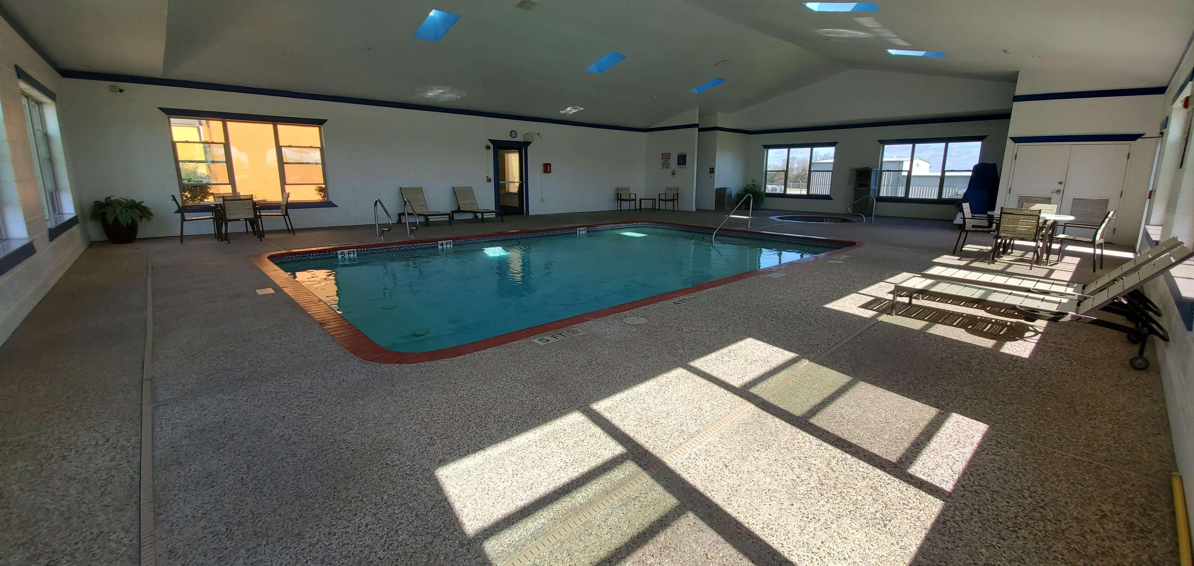 Best Western Executive Inn & Suites Madisonville Esterno foto